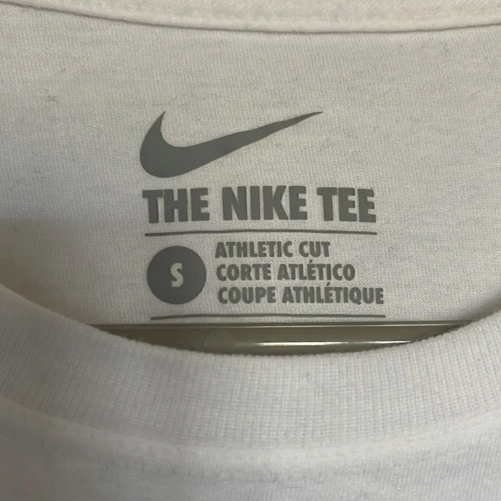 Nike lightweight white long sleeve t shirt size small